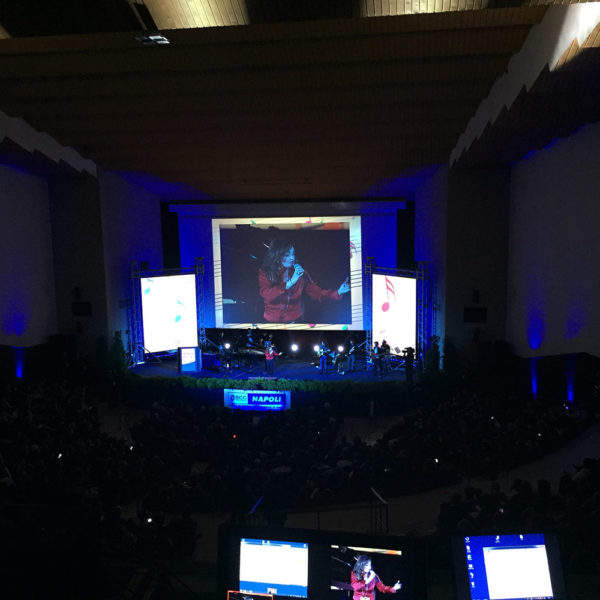 Napoli, 2016 – Mostra d’Oltremare Teatro Mediterraneo – BCC Napoli  “Una Banca con Napoli nel cuore” – regia audio/video/luci – grafica animata 3D –Led – watchout