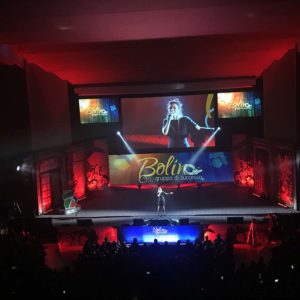 Napoli, 2018 Mostra d’Oltremare – Teatro Mediterraneo – Convention Gruppo Bolina – Regia audio/video, sistemi di multi proiezione, light design, regia luci, live Napoli, 2018 Mostra d’Oltremare – Teatro Mediterraneo – Convention Gruppo Bolina - Regia audio/video, sistemi di multi proiezione, light design, regia luci, live